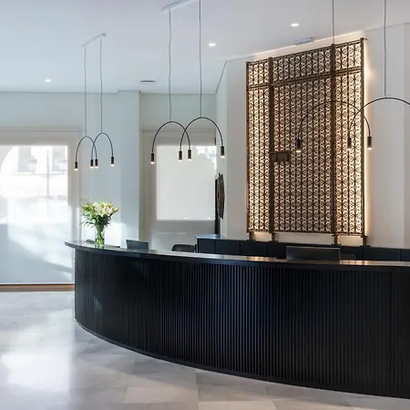 Hotel De 4*