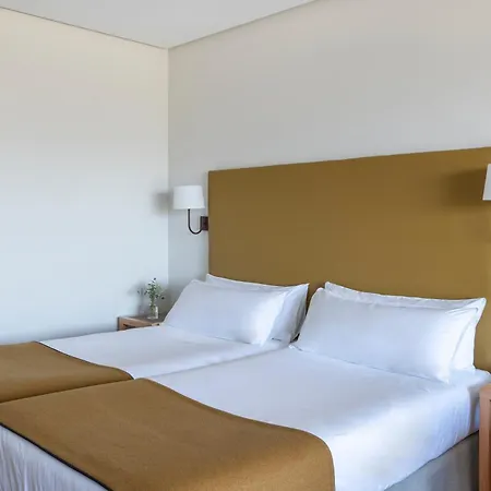 Hotel De 4*