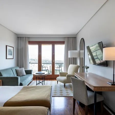 Hotel De 4*