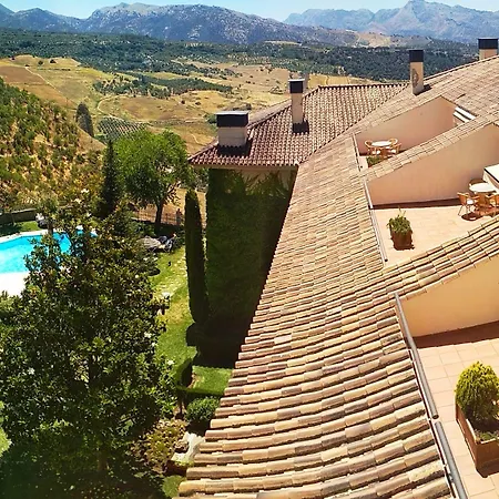 호텔 파라도르 데 4*