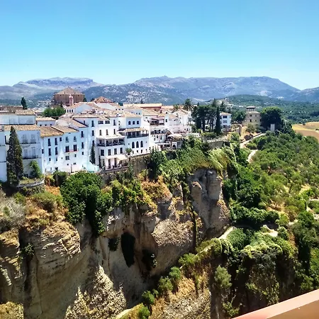 호텔 파라도르 데 4*